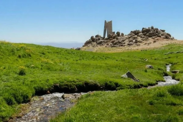 دشت‌های بکر همدان - منبع عسل گون